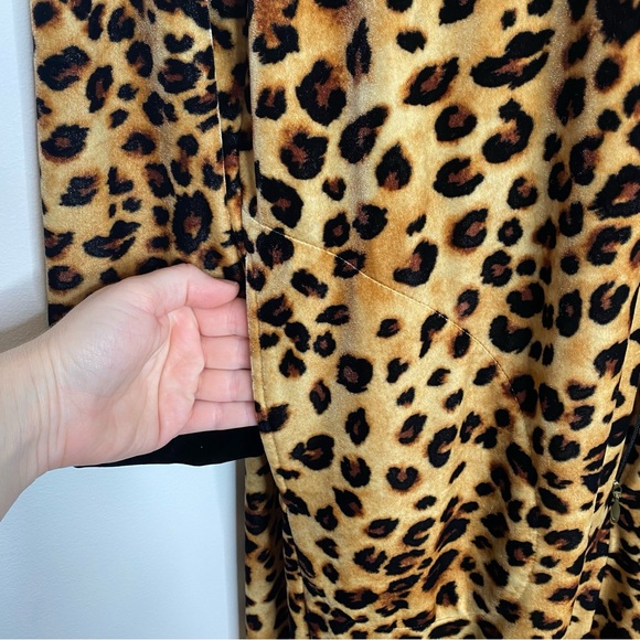 Charter Club Intimates Leopard Print Zip Front Robe - Picture 11 of 13